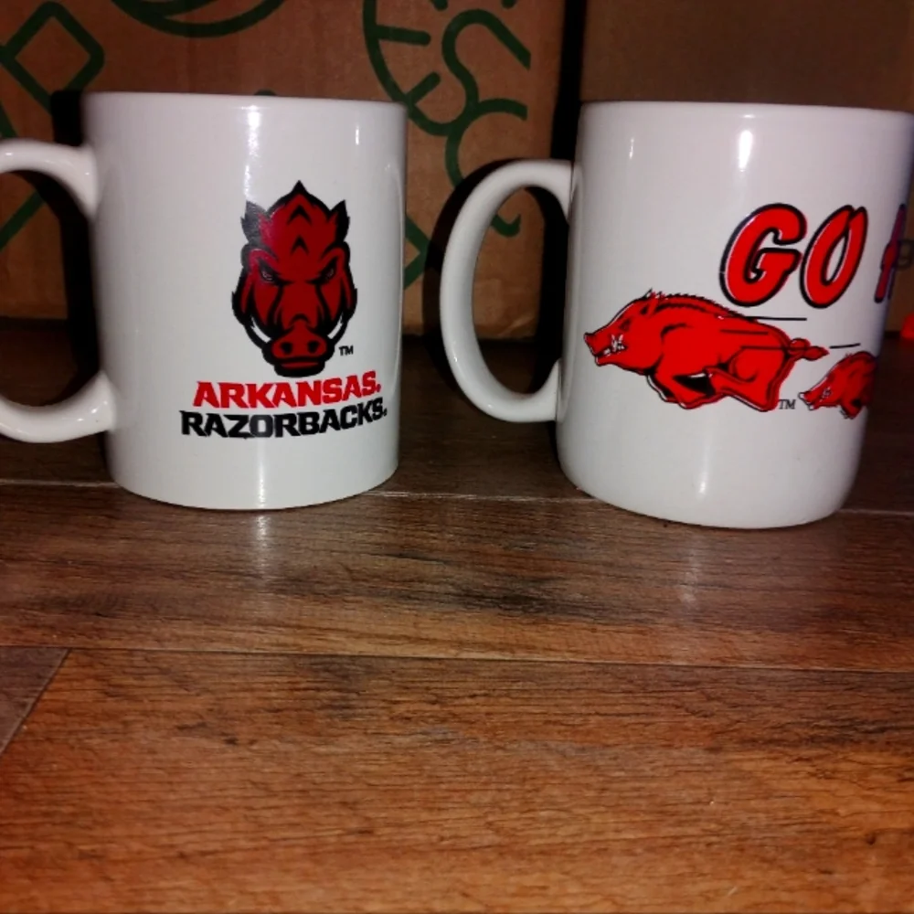 Arkansas Razorbacks Mugs!‎ Set of 2!!!